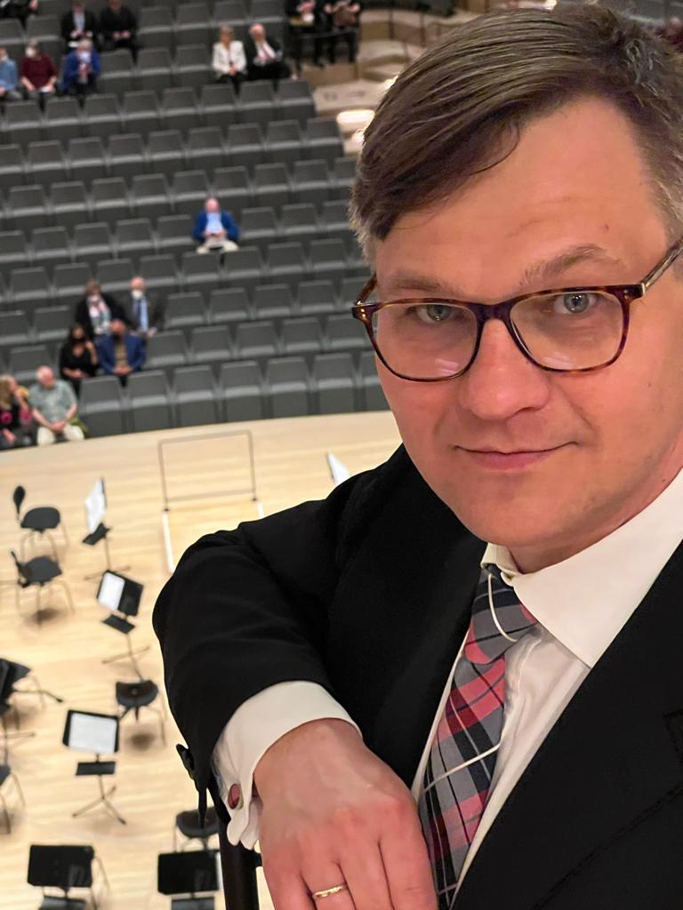 Chorleiter Kristof Skladanowski